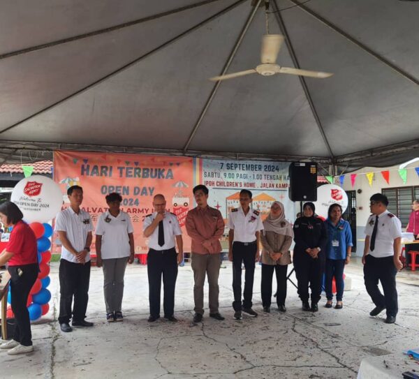 Salvation Army Charity Food Fair - 04